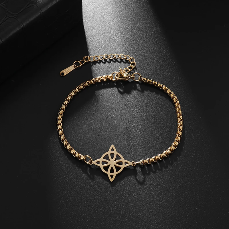 Bracelet étoile dorée entourée